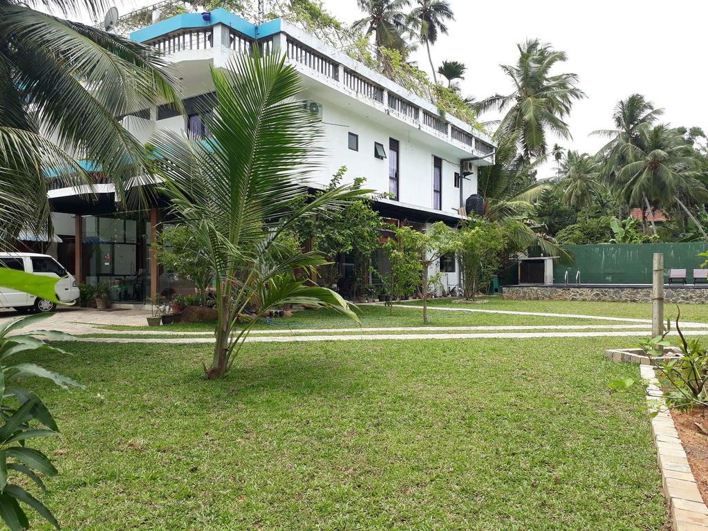 Relax Inn Hikkaduwa Exterior photo