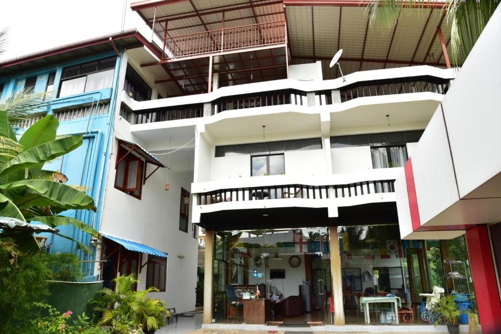 Relax Inn Hikkaduwa Exterior photo